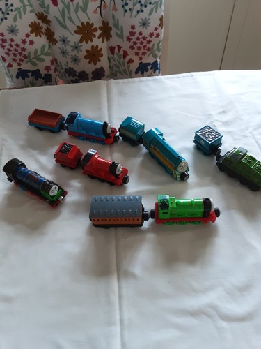 Six locos metal - ,