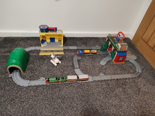Thomas the tank - thomas, along